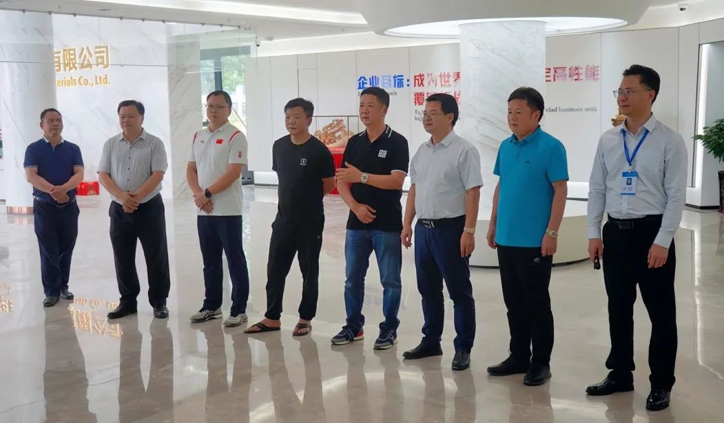 立讯精密王来胜副董事长一行到开云手机网页_开云（中国）
材料考察